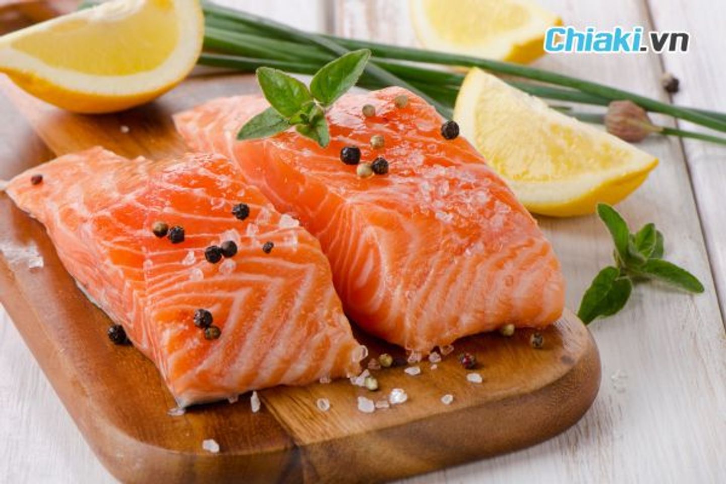 C&aacute; hồi gi&agrave;u Omega v&agrave; vitamin B6