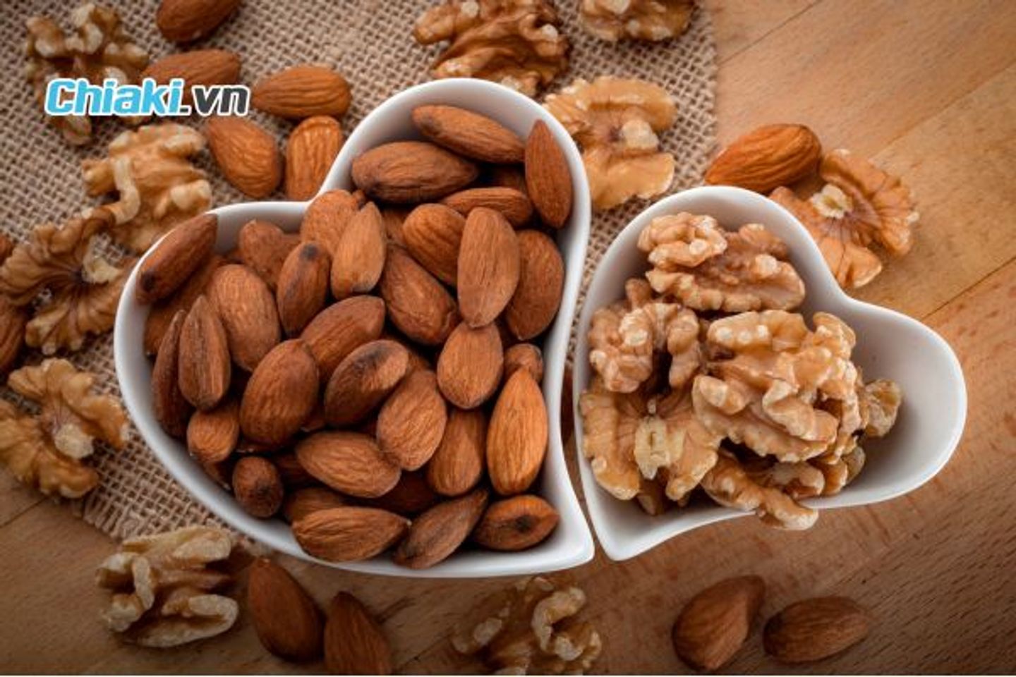 C&aacute;c loại hạt (hướng dương, hạnh nh&acirc;n, &oacute;c ch&oacute;)