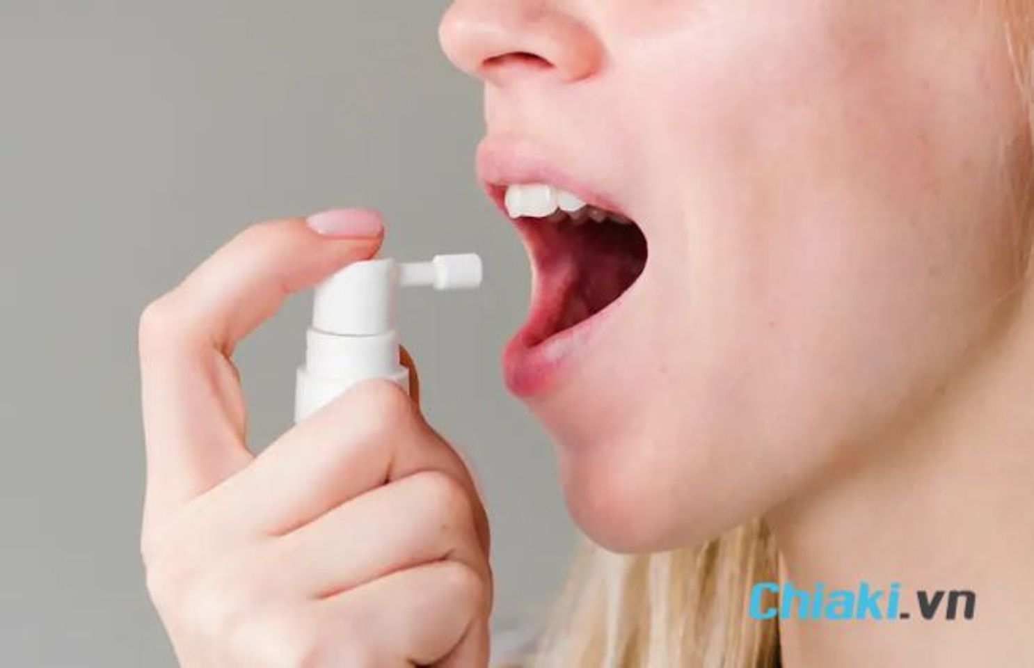 C&oacute; n&ecirc;n d&ugrave;ng xịt thơm miệng