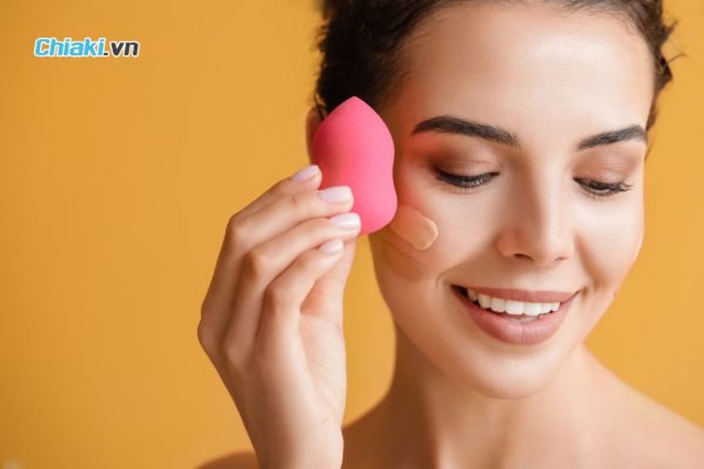 Hướng dẫn c&aacute;ch sử dụng kem che khuyết điểm đ&uacute;ng chuẩn
