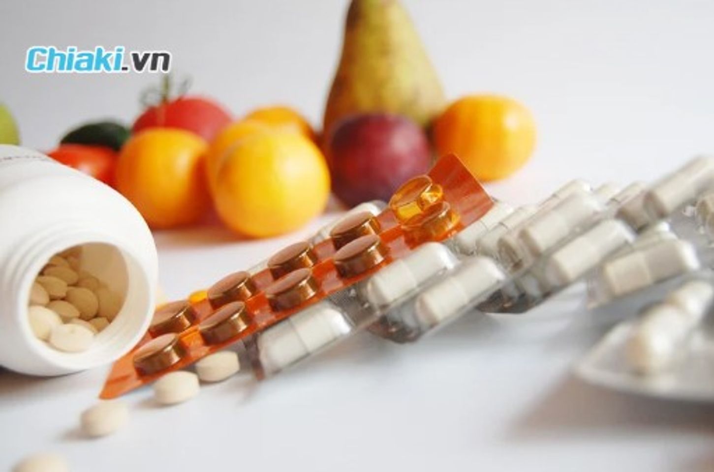 Huyết &aacute;p thấp c&oacute; cần uống vitamin hằng ng&agrave;y kh&ocirc;ng?