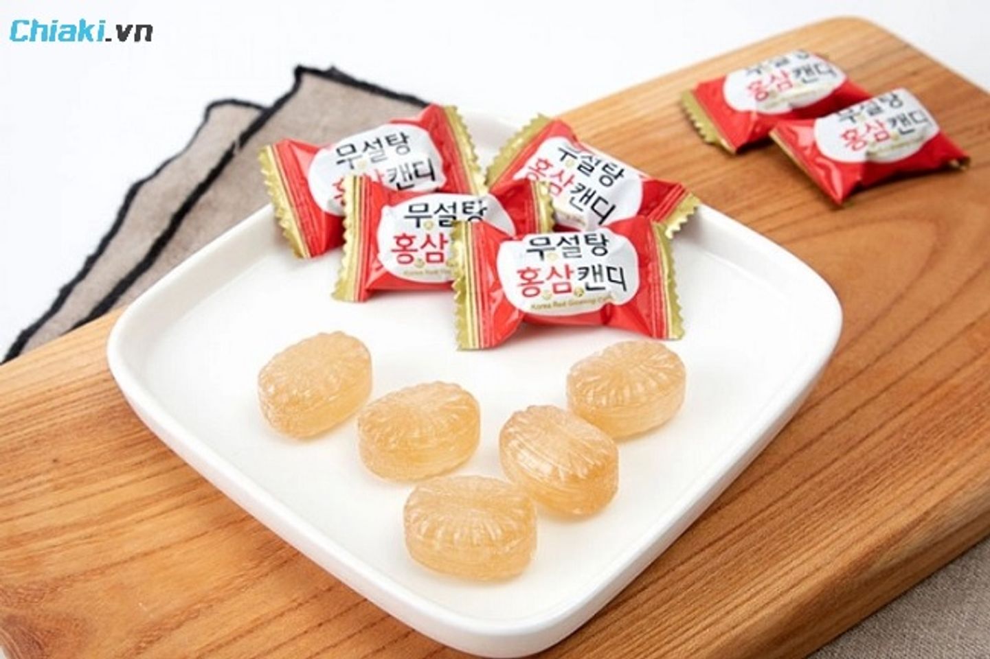 Kẹo s&acirc;m H&agrave;n Quốc biết tới l&agrave; một dạng thực phẩm chức năng chiết xuất từ nh&acirc;n s&acirc;m H&agrave;n Quốc