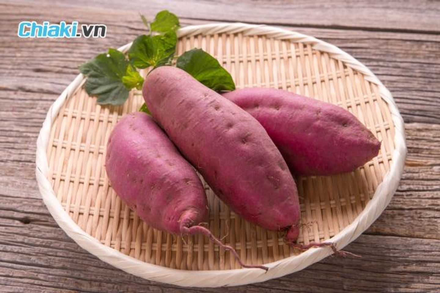 Khoai lang l&agrave; nguồn tinh bột phức tạp gi&uacute;p no l&acirc;u, hỗ trợ ti&ecirc;u h&oacute;a v&agrave; kiểm so&aacute;t đường huyết