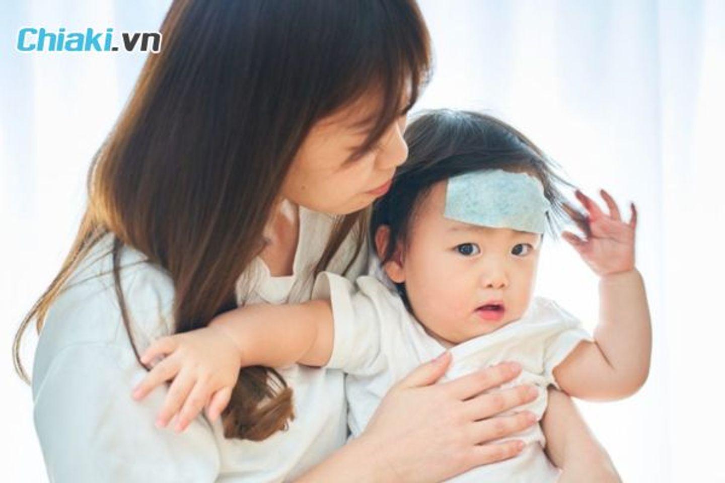 Một số sai lầm cần tr&aacute;nh khi sử dụng miếng d&aacute;n hạ sốt