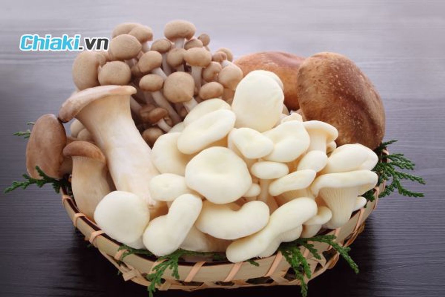 Nấm gi&agrave;u chất chống oxy h&oacute;a, vitamin D, kali v&agrave; chất xơ v&agrave; vitamin B7