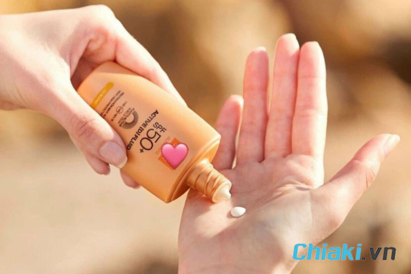 Kết cấu mỏng, che khuyết điểm v&agrave; n&acirc;ng tone tự nhi&ecirc;n