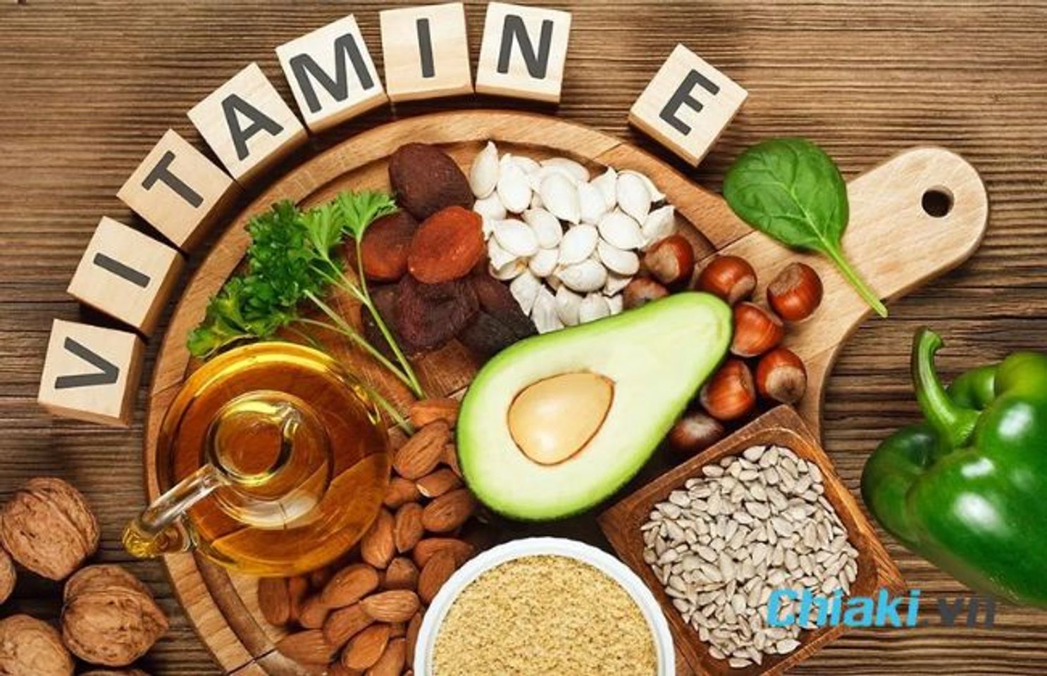 Phụ nữ 40 tuổi mang thai cần bổ sung g&igrave; - Vitamin E