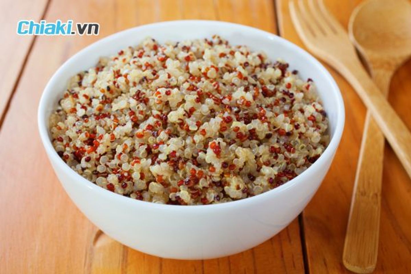 Quinoa l&agrave; si&ecirc;u thực phẩm kh&ocirc;ng chứa gluten, gi&agrave;u carbohydrate v&agrave; protein thực vật cho người ăn ki&ecirc;ng