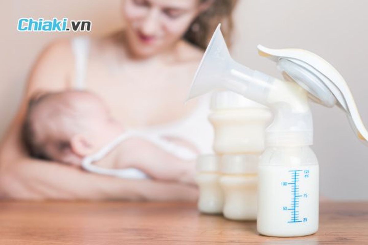 Sữa Aptamil c&oacute; c&ocirc;ng thức gần giống sữa mẹ, dễ hấp thu