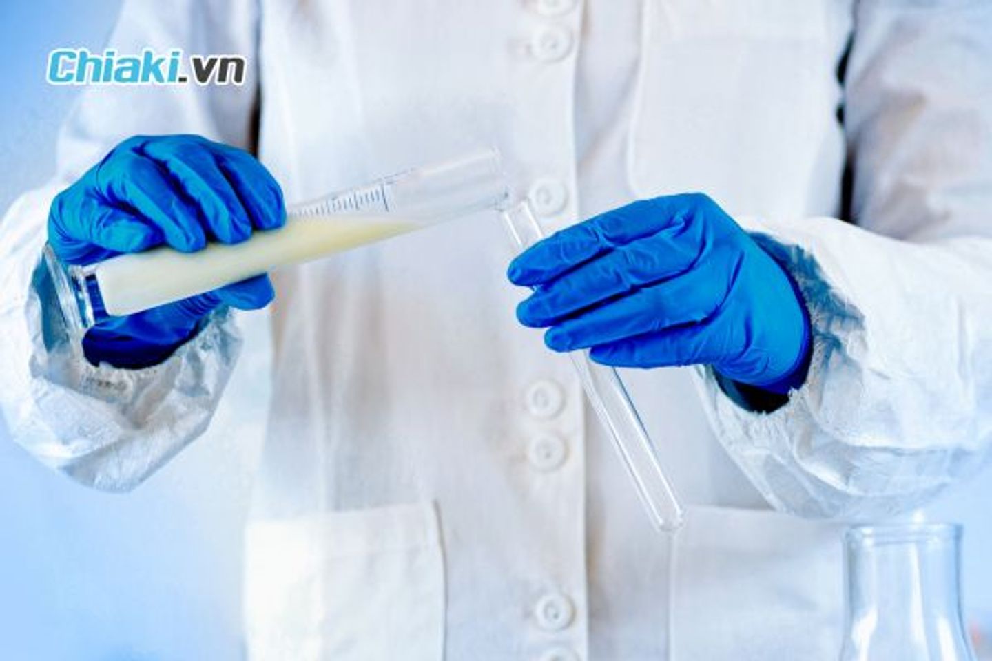 Sữa Aptamil được nghi&ecirc;n cứu bởi c&aacute;c chuy&ecirc;n gia h&agrave;ng đầu