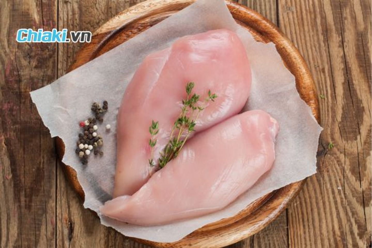 Thịt g&agrave; cung cấp protein nạc, vitamin B6, B7