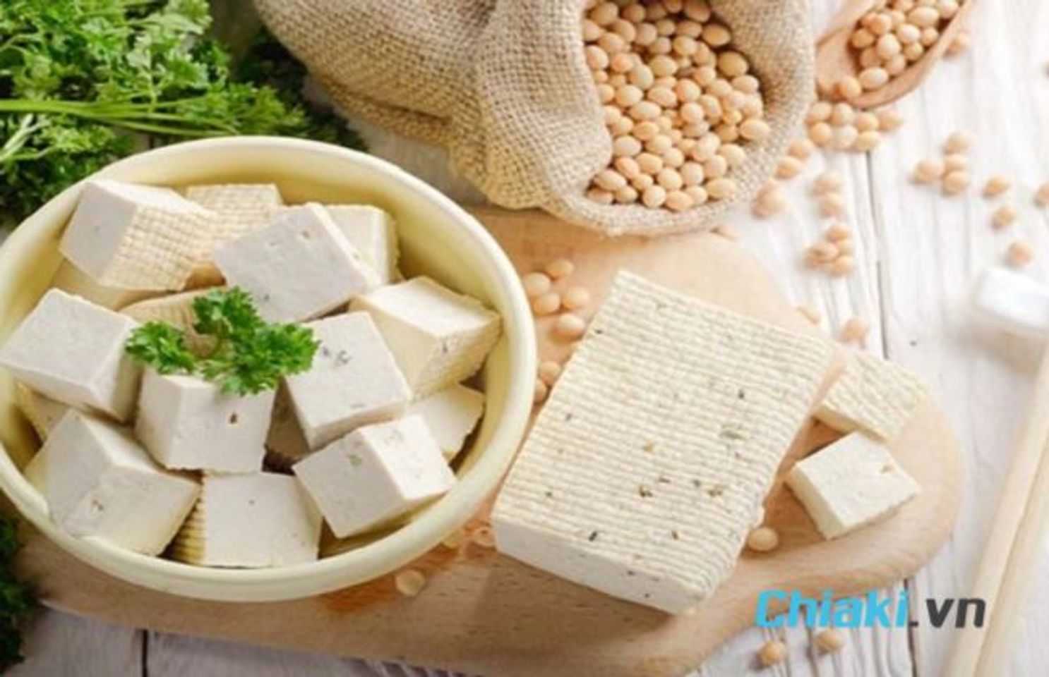 Thực phẩm bổ sung canxi cho người lớn - Đậu n&agrave;nh v&agrave; đậu phụ