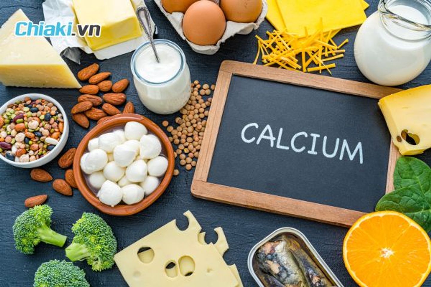 Ưu ti&ecirc;n thực phẩm gi&agrave;u sắt v&agrave; canxi trong chế độ ăn
