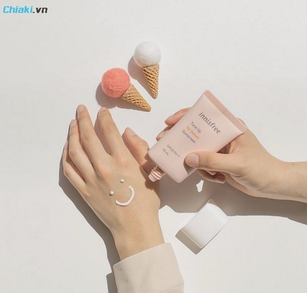 Kem chống nắng Innisfree hầu như c&oacute; bao b&igrave; kh&aacute; đơn giản