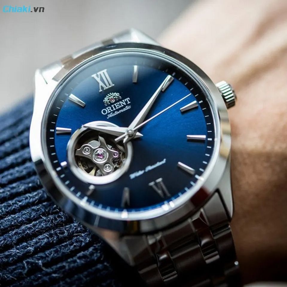 Đồng hồ Orient Golden Eye bổ sung t&iacute;nh năng đặc biệt l&ecirc;n c&oacute;t tay (hand-winding)