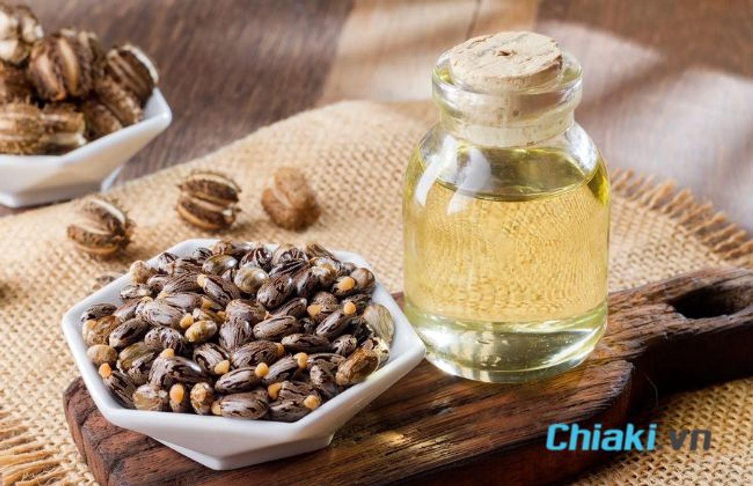 D&ugrave;ng dầu thầu dầu gi&uacute;p điều h&ograve;a kinh nguyệt