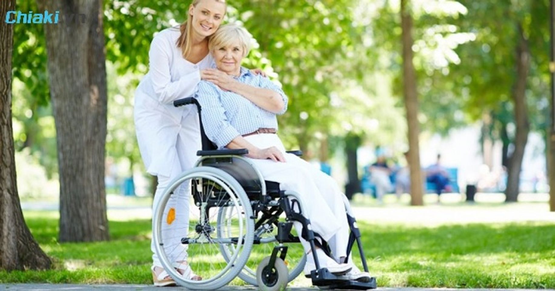 Dựa v&agrave;o t&igrave;nh trạng sức khỏe của người d&ugrave;ng khi chọn xe lăn