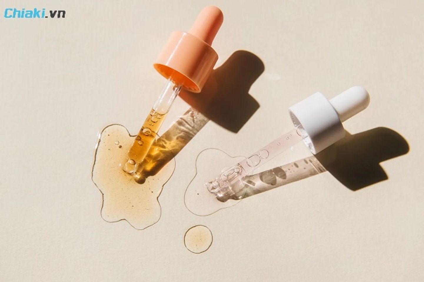 Serum c&oacute; chứa th&agrave;nh phần Niacinamide, Vitamin C, Retinol.&nbsp;bảo vệ v&agrave; thu nhỏ lỗ ch&acirc;n l&ocirc;ng