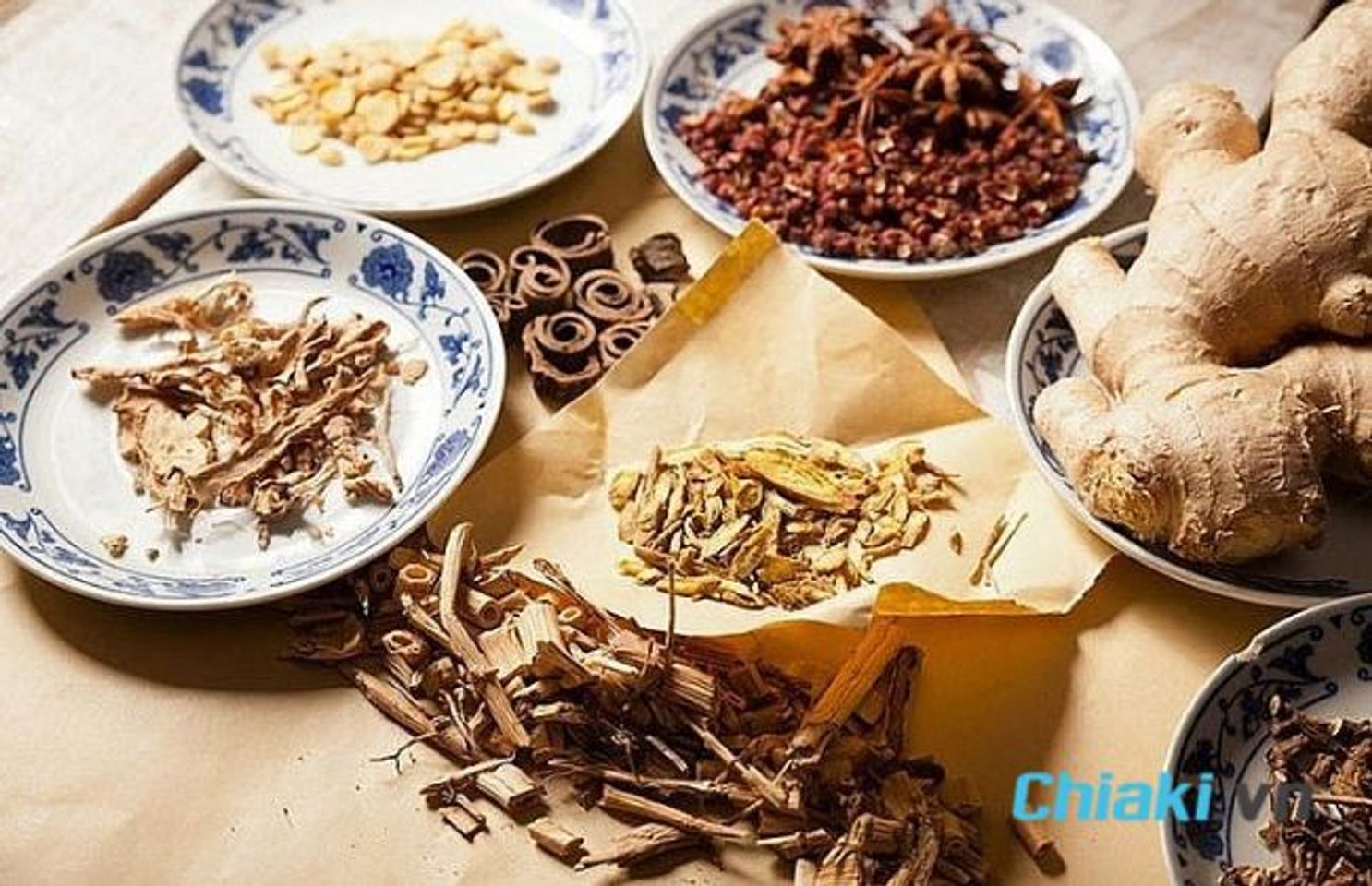 thuốc Đ&ocirc;ng y bồi bổ kh&iacute; huyết cho phụ nữ