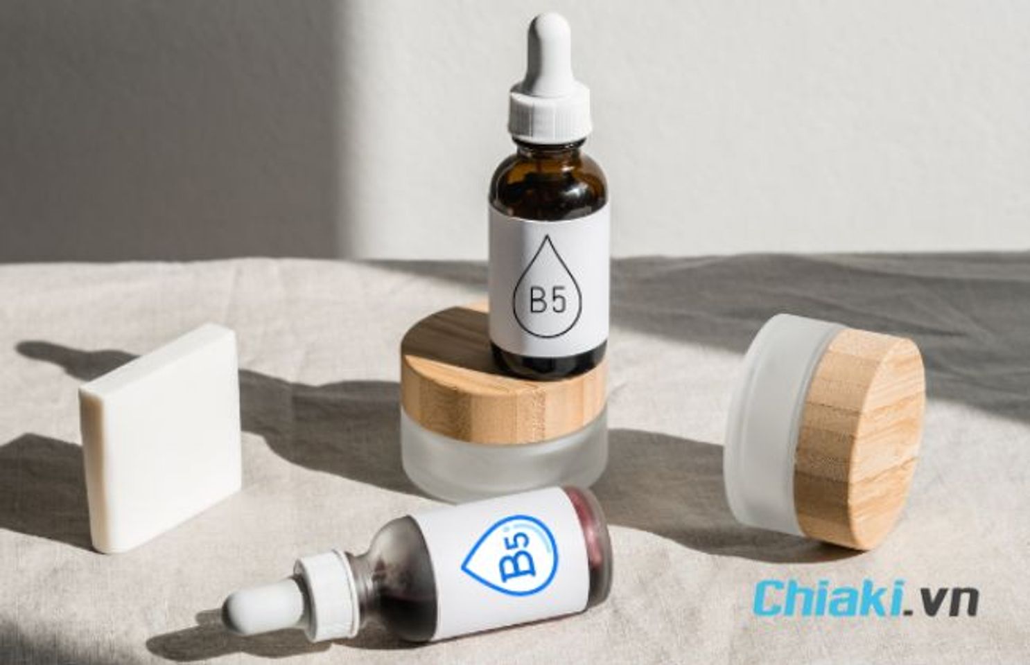 Da mụn n&ecirc;n d&ugrave;ng serum B5 loại n&agrave;o tốt