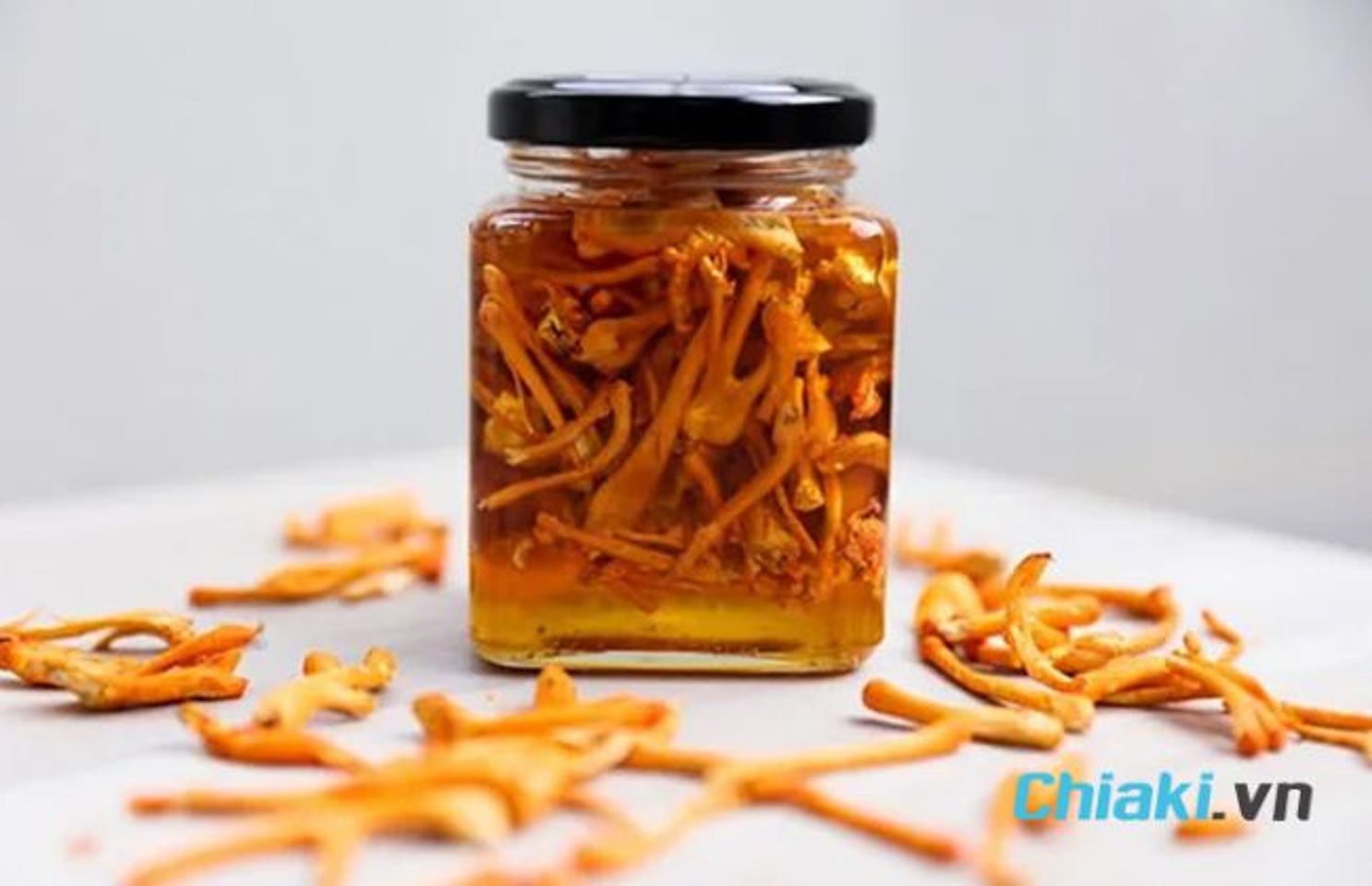 Đ&ocirc;ng tr&ugrave;ng hạ thảo ng&acirc;m mật ong gi&uacute;p tăng cường miễn dịch
