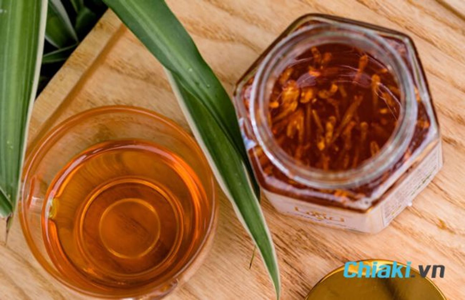 Đ&ocirc;ng tr&ugrave;ng hạ thảo ng&acirc;m mật ong tốt cho tim mạch