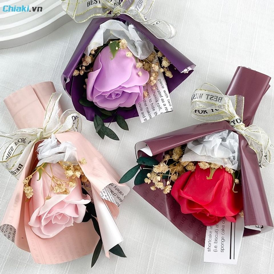 Thư tay, sticker v&agrave; hoa s&aacute;p mini đủ để l&agrave;m tr&aacute;i tim c&aacute;c bạn nữ "rung rinh"