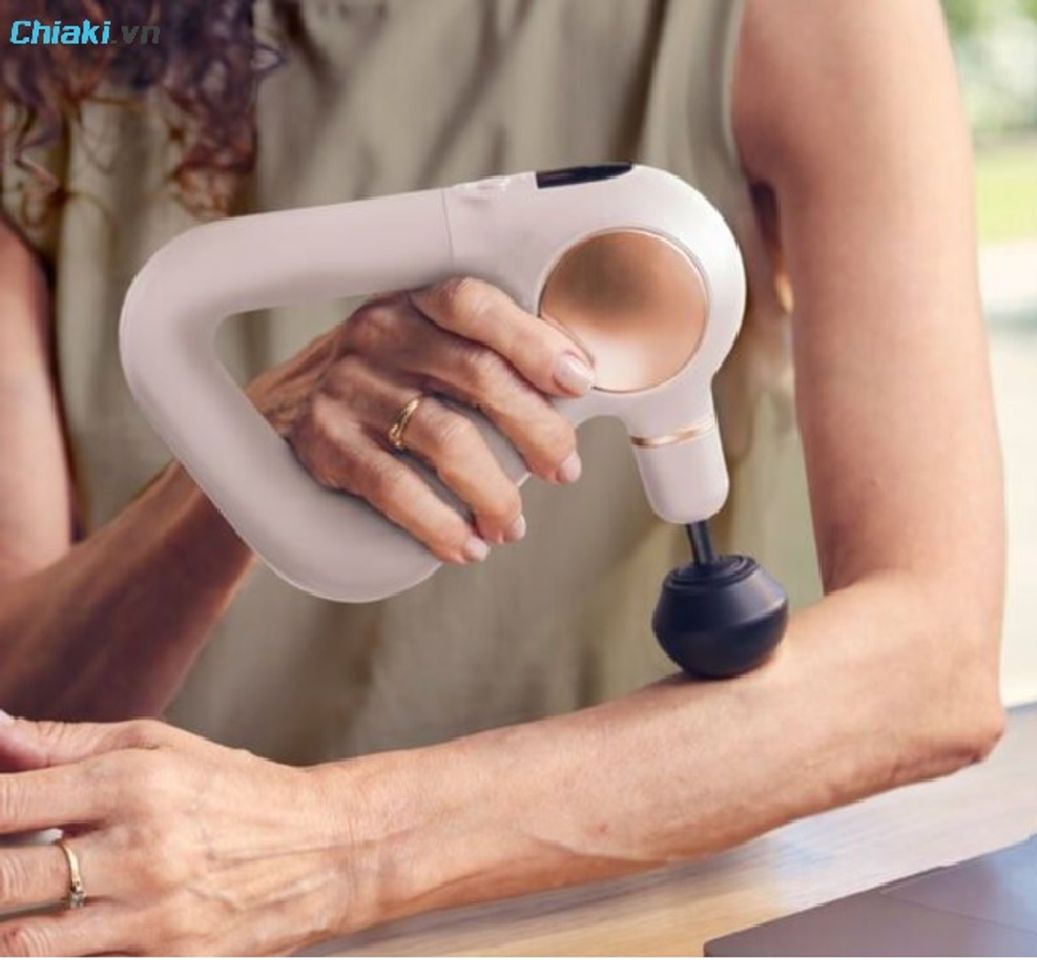 M&aacute;y massage cầm tay hỗ trợ mẹ thư gi&atilde;n, giảm đau nhức cơ bắp