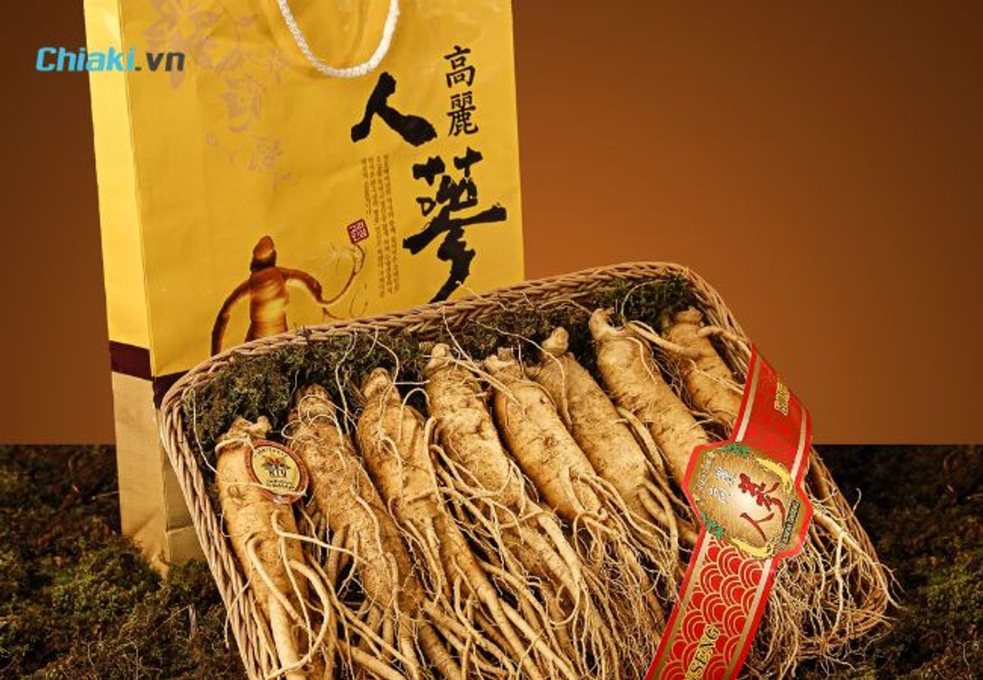 Nh&acirc;n s&acirc;m rất tốt cho người gi&agrave;, người c&oacute; tuổi, người ốm