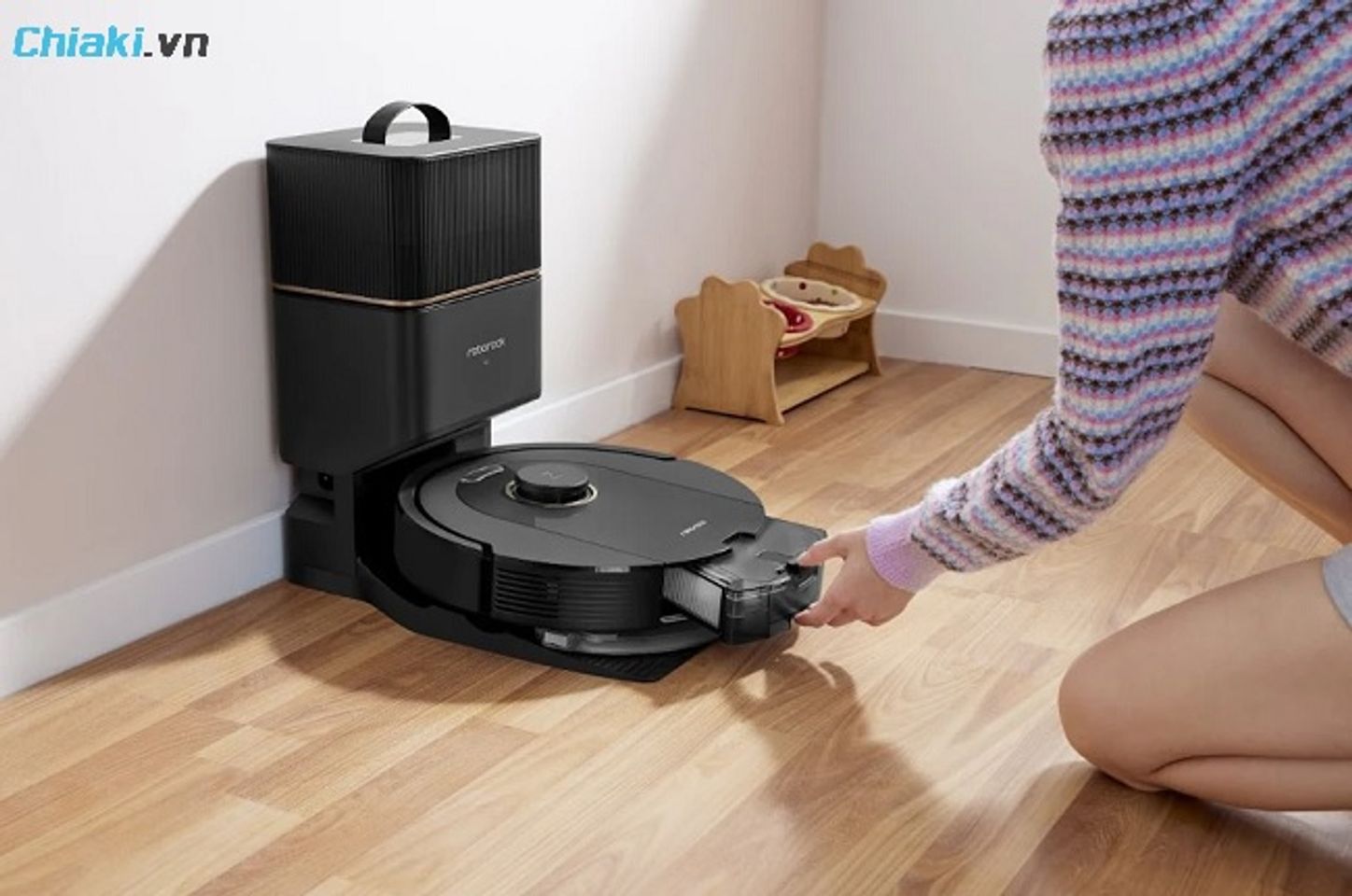 Robot h&uacute;t bụi lau nh&agrave; l&agrave; thiết bị hỗ trợ mẹ giảm bớt g&aacute;nh nặng dọn dẹp nh&agrave; cửa