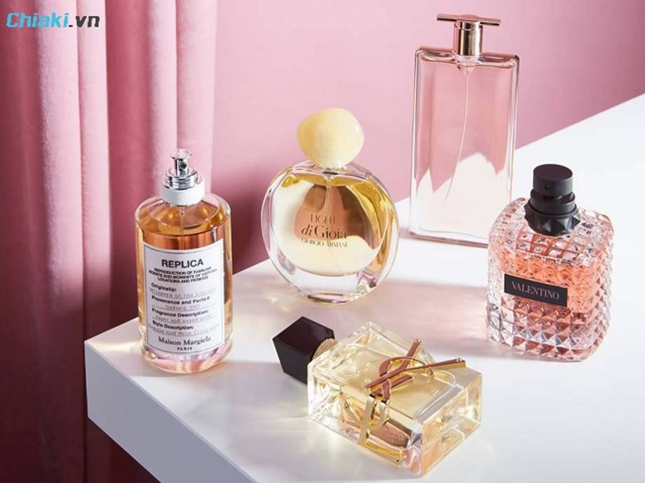 Set nước hoa ch&iacute;nh h&atilde;ng l&agrave; m&oacute;n qu&agrave; sang trọng, đầy cảm x&uacute;c, khiến chị em tự tin hơn khi ra ngo&agrave;i