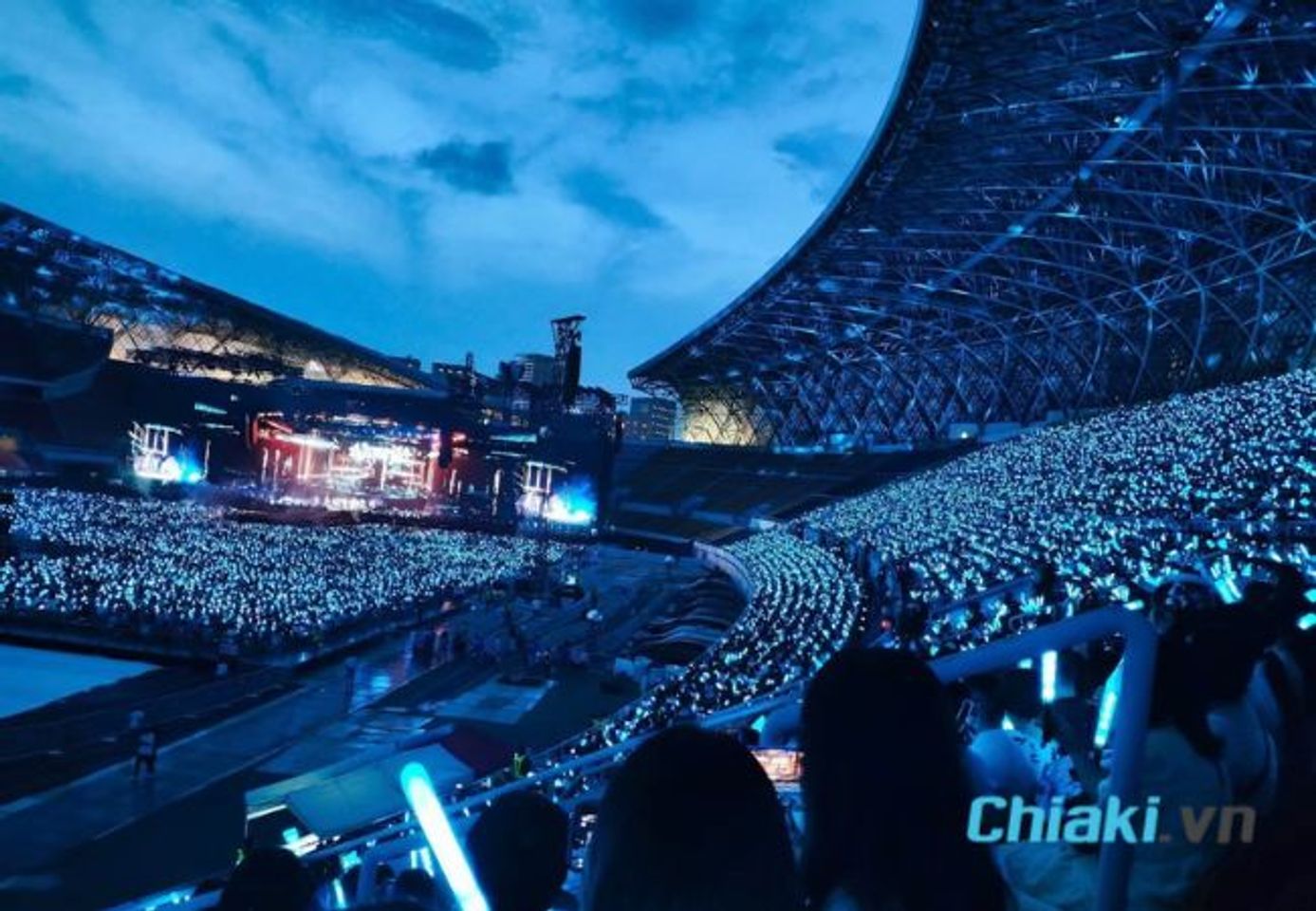 Qu&agrave; sinh nhật cho bạn g&aacute;i - V&eacute; concert