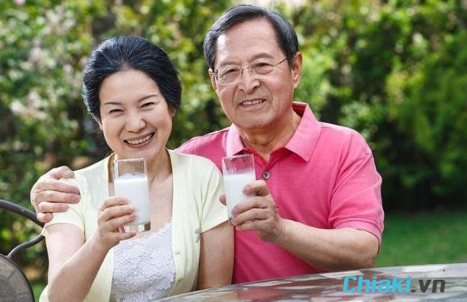 Qu&agrave; sinh nhật cho nữ - Sữa cho người cao tuổi
