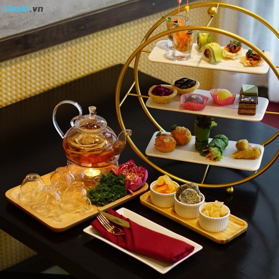 Qu&agrave; tặng 20 10 cho nh&acirc;n vi&ecirc;n nữ c&oacute; thể chỉ đơn giản l&agrave; một buổi tea break c&oacute; tặng qu&agrave; c&aacute; nh&acirc;n