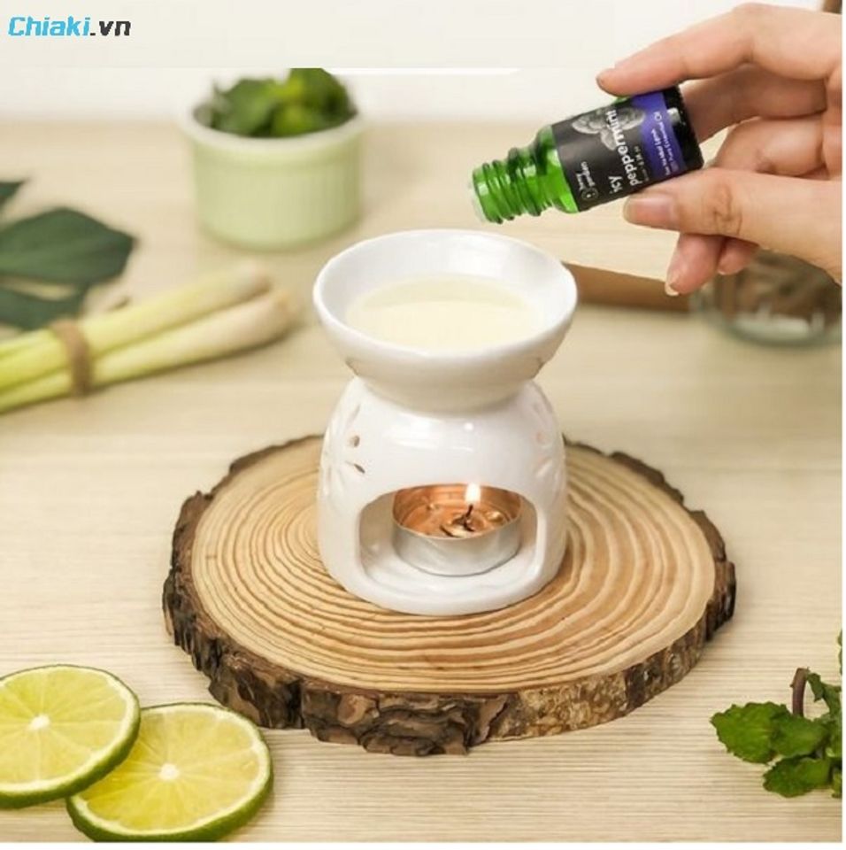 Combo tinh dầu - đ&egrave;n x&ocirc;ng tinh dầu gi&uacute;p c&ocirc; c&oacute; những gi&acirc;y ph&uacute;t tĩnh lặng, t&aacute;i tạo năng lượng.