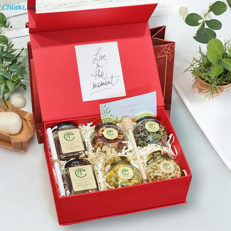 Set qu&agrave; tr&agrave; hoa mang lại hương vị thanh m&aacute;t, hỗ trợ thư gi&atilde;n, ngủ ngon