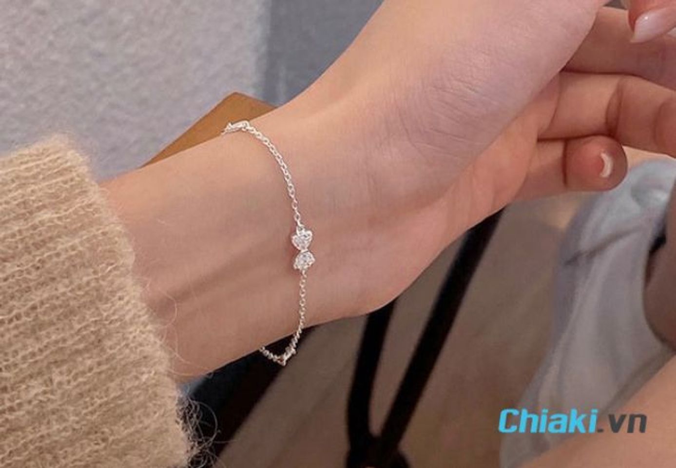 Qu&agrave; tặng sinh nhật cho em g&aacute;i - V&ograve;ng tay