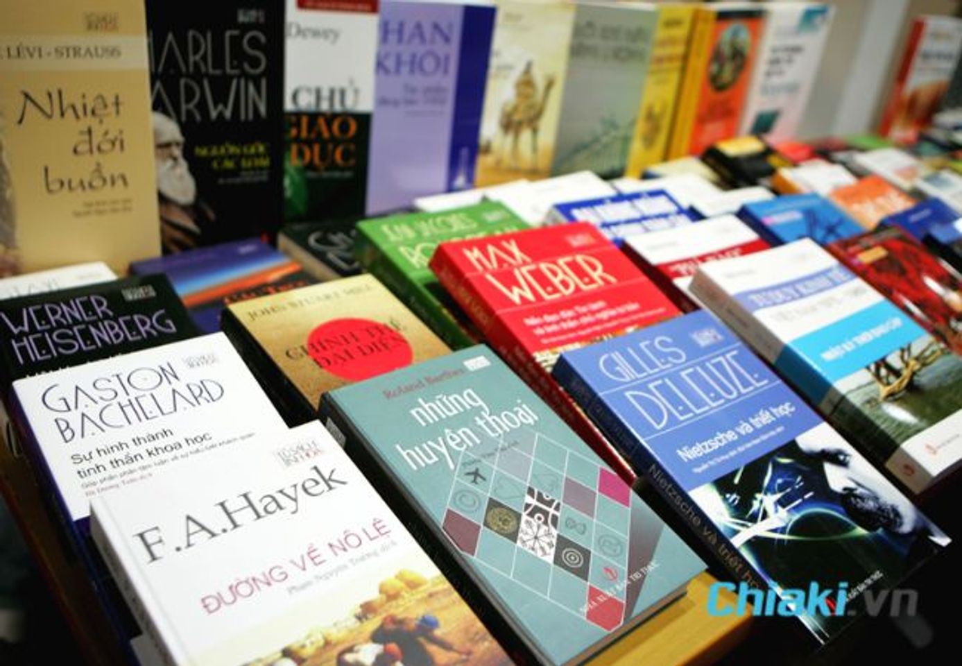 Tặng qu&agrave; sinh nhật cho bạn th&acirc;n nữ - S&aacute;ch truyện