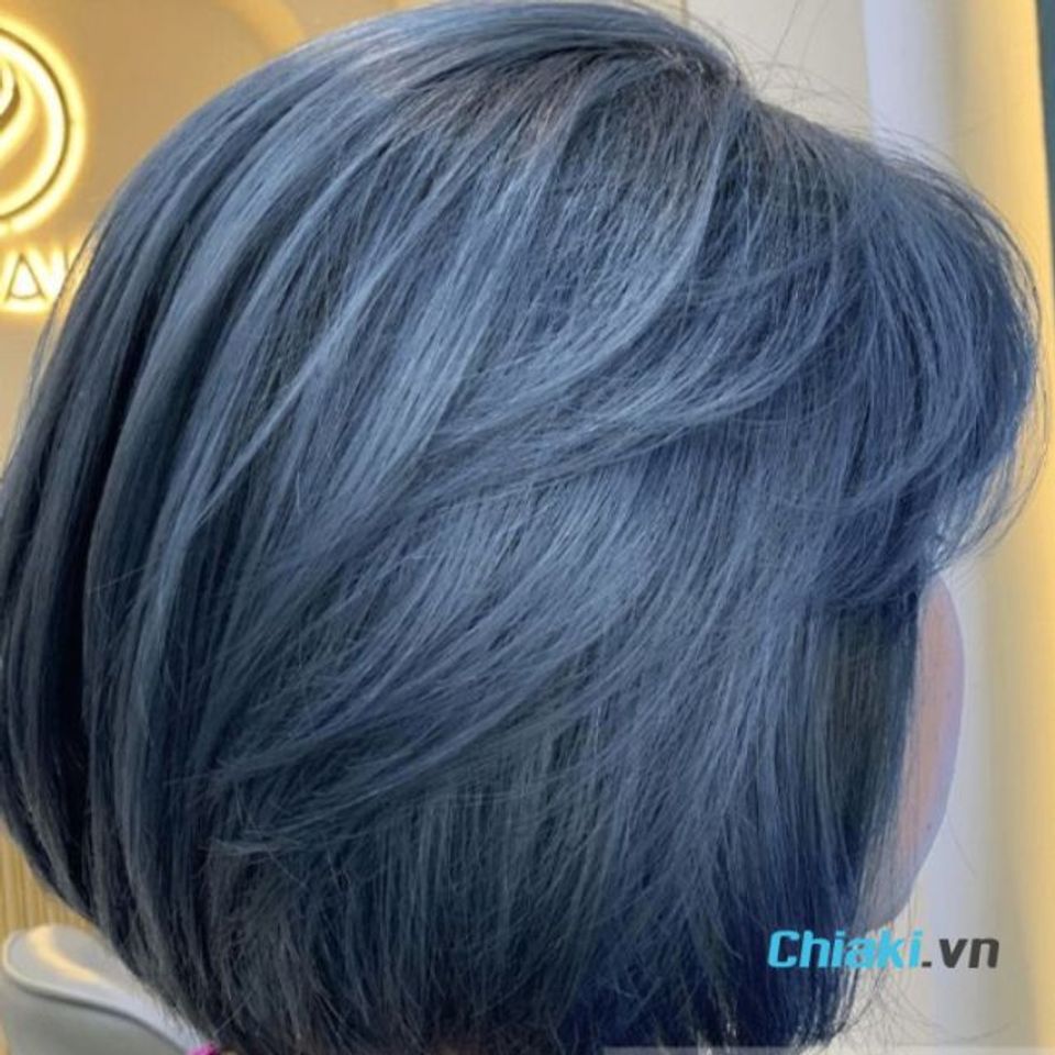 T&oacute;c bob nhuộm m&agrave;u xanh kh&oacute;i