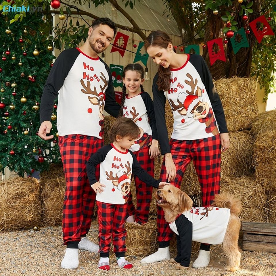 Bộ đồ ngủ gia đ&igrave;nh h&igrave;nh Noel sử dụng chất liệu dễ chịu, thoải m&aacute;i khi sử dụng