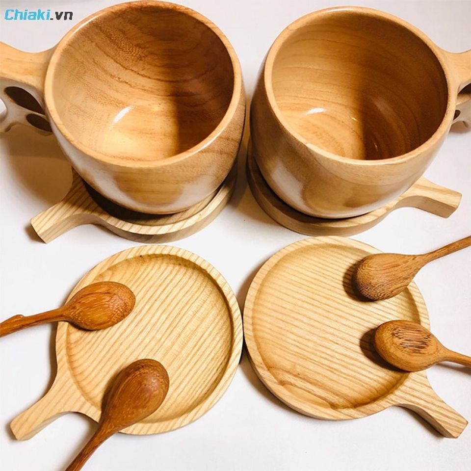 Đế l&oacute;t ly gỗ hoặc len thủ c&ocirc;ng n&ecirc;n lựa chọn theo bộ hoặc c&oacute; th&ecirc;m số lượng để gia chủ c&oacute; thể thay mới