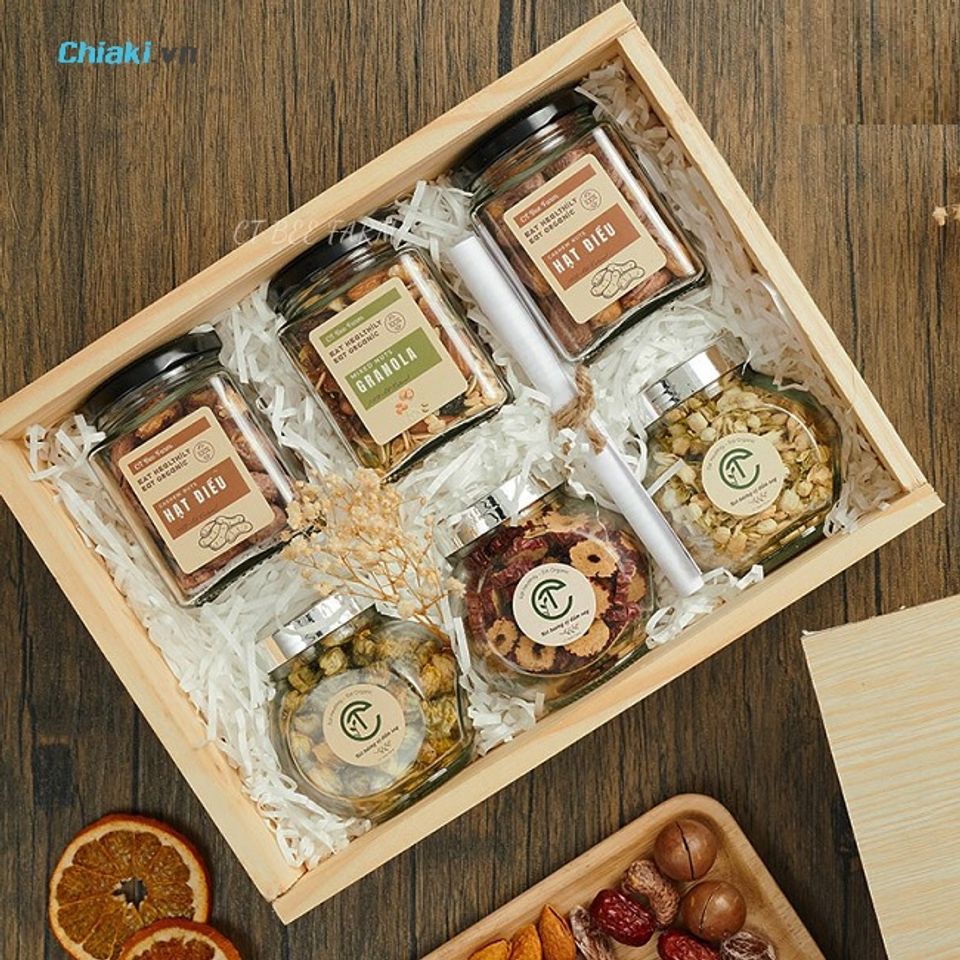 Set hạt dinh dưỡng hợp l&yacute; l&agrave;m qu&agrave; tặng t&acirc;n gia, đặc biệt l&agrave; những gia đ&igrave;nh đang c&oacute; người gi&agrave;