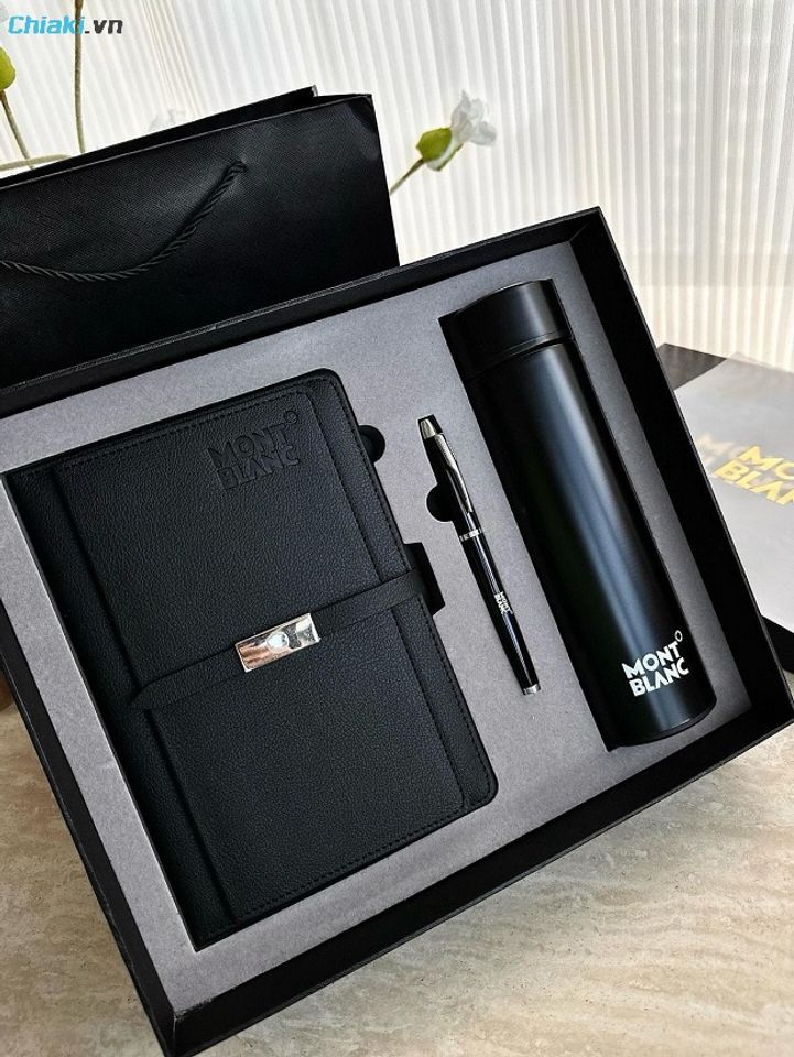 Sổ tay da cao cấp vừa nh&atilde; nhặn, vừa ph&ugrave; hợp với m&ocirc;i trường c&ocirc;ng sở
