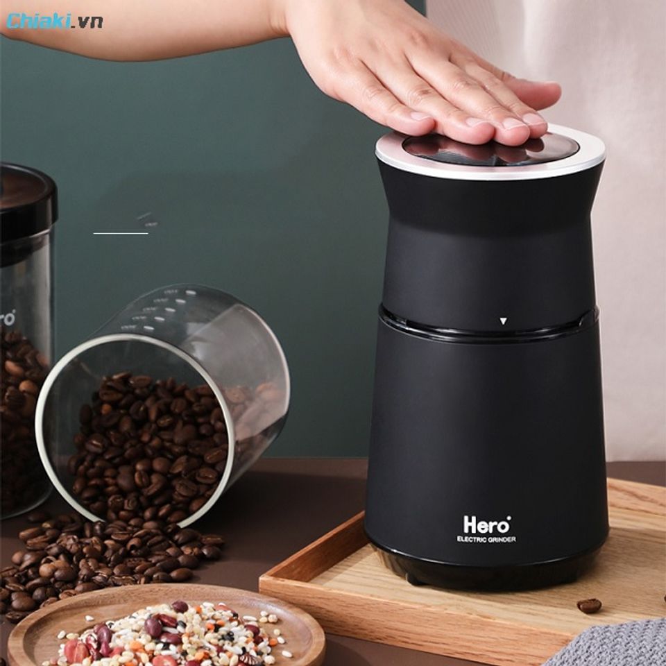 M&aacute;y xay hạt caf&eacute; mini l&agrave; m&oacute;n qu&agrave; giữ được m&ugrave;i thơm đặc trưng v&agrave; vị đậm đ&agrave; tự nhi&ecirc;n.