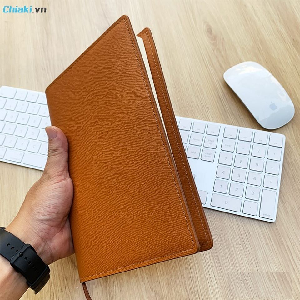 Sổ tay da thật thể hiện sự mạnh mẽ, tối giản trong m&oacute;n qu&agrave; d&agrave;nh tặng đồng nghiệp