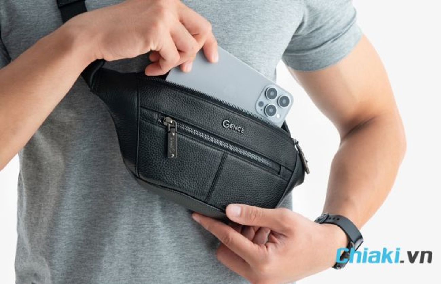 Qu&agrave; sinh nhật cho bạn trai - T&uacute;i đeo ch&eacute;o