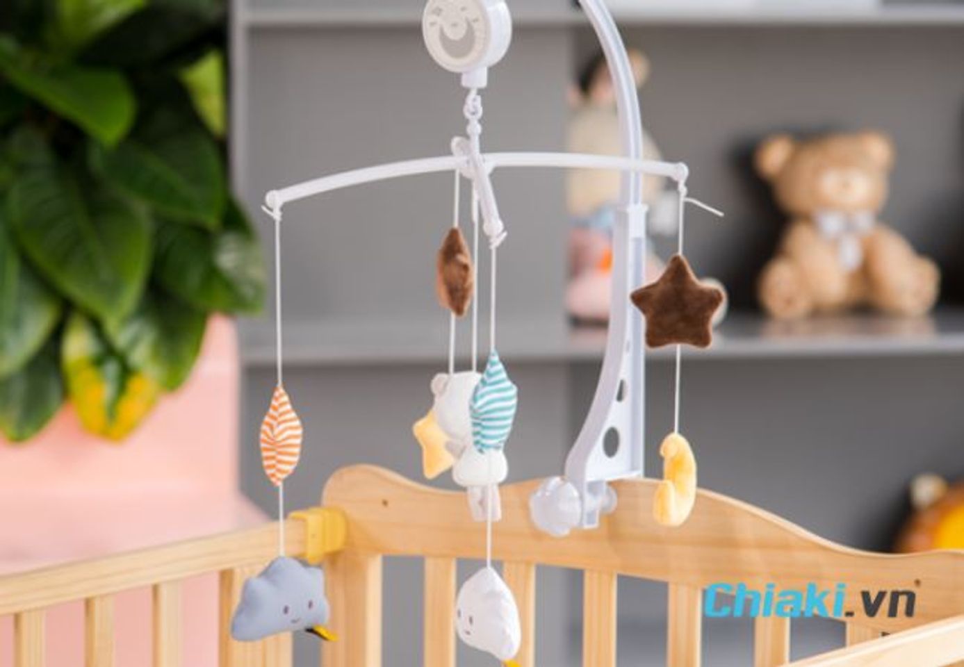 Qu&agrave; sinh nhật cho b&eacute; trai 1 tuổi - Đồ chơi kệ treo c&oacute; nhạc