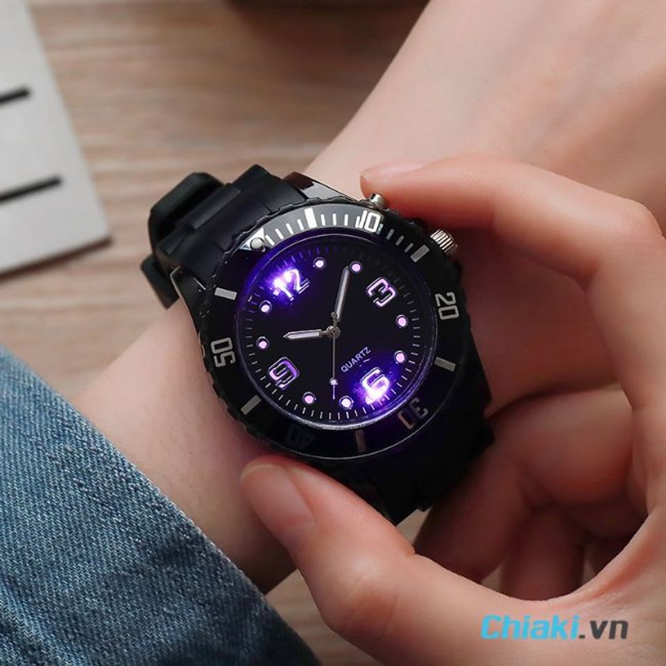 Qu&agrave; sinh nhật cho b&eacute; trai 12 tuổi - Đồng hồ đeo tay