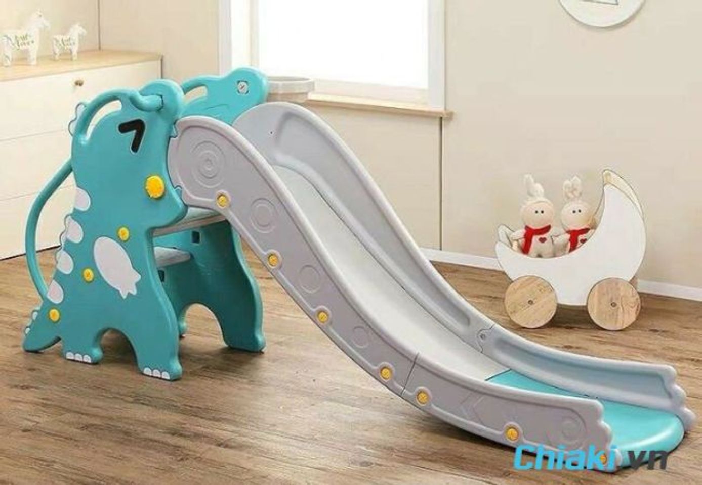 Qu&agrave; sinh nhật cho b&eacute; trai 2 tuổi - Cầu trượt 