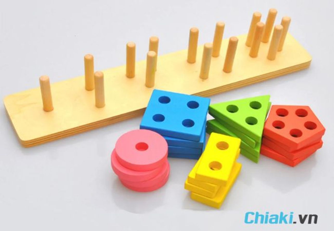 Qu&agrave; sinh nhật cho b&eacute; trai 2 tuổi - Đồ chơi ph&acirc;n loại h&igrave;nh khối
